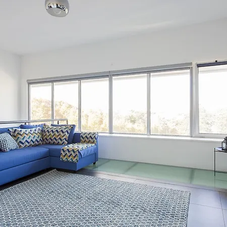 Expo Avenida Duplex Apartman *